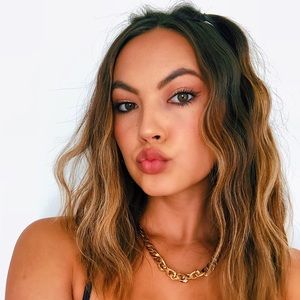 Meet your Posher, Maylie